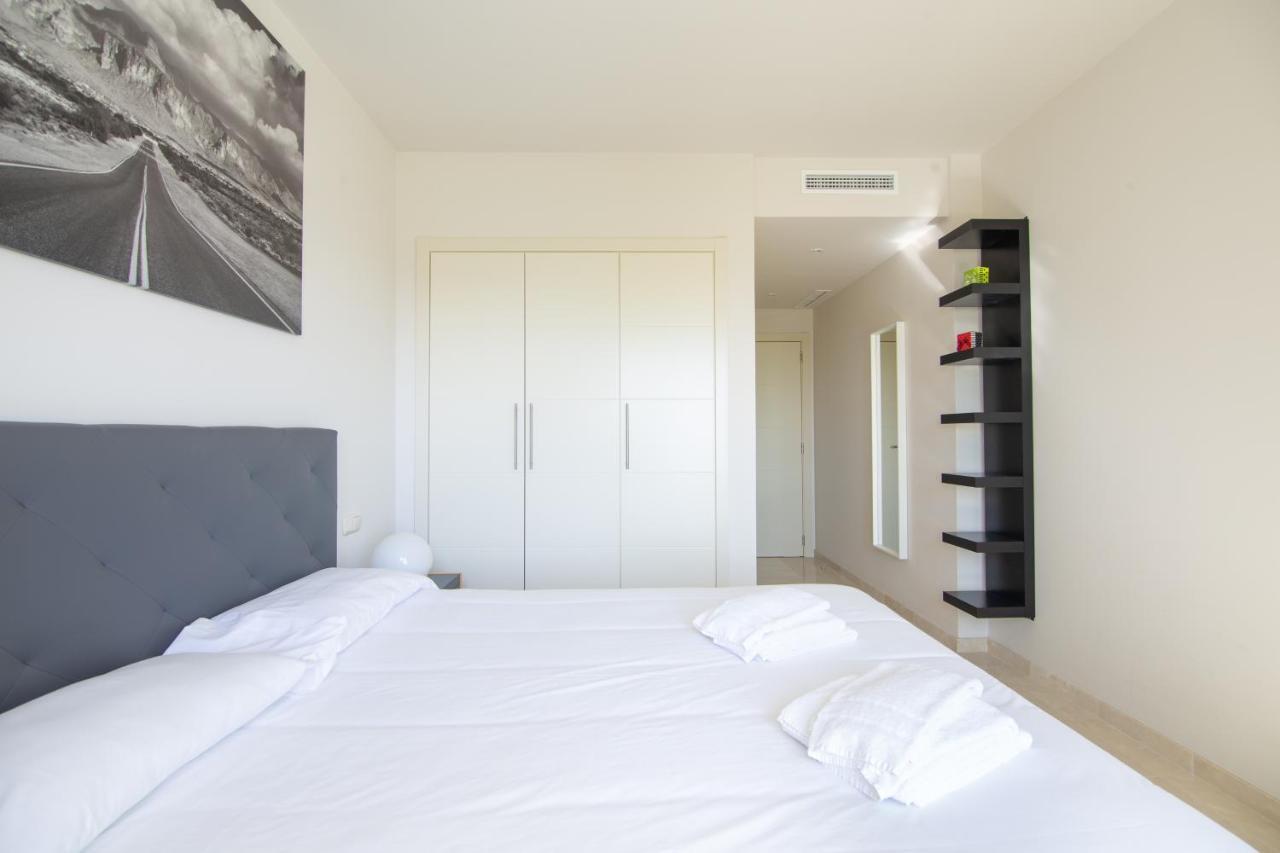 2237-Modern Apt With Private Beach エステポナ エクステリア 写真